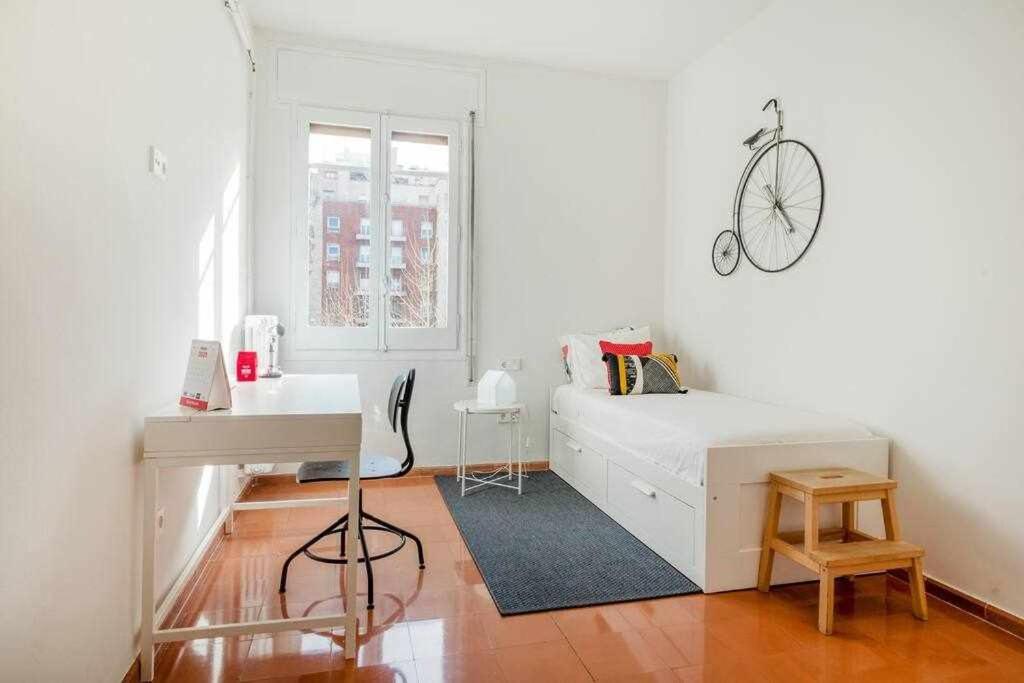 New Top Floor Apt With A Lot Of Light & Aircon Херона Екстериор снимка