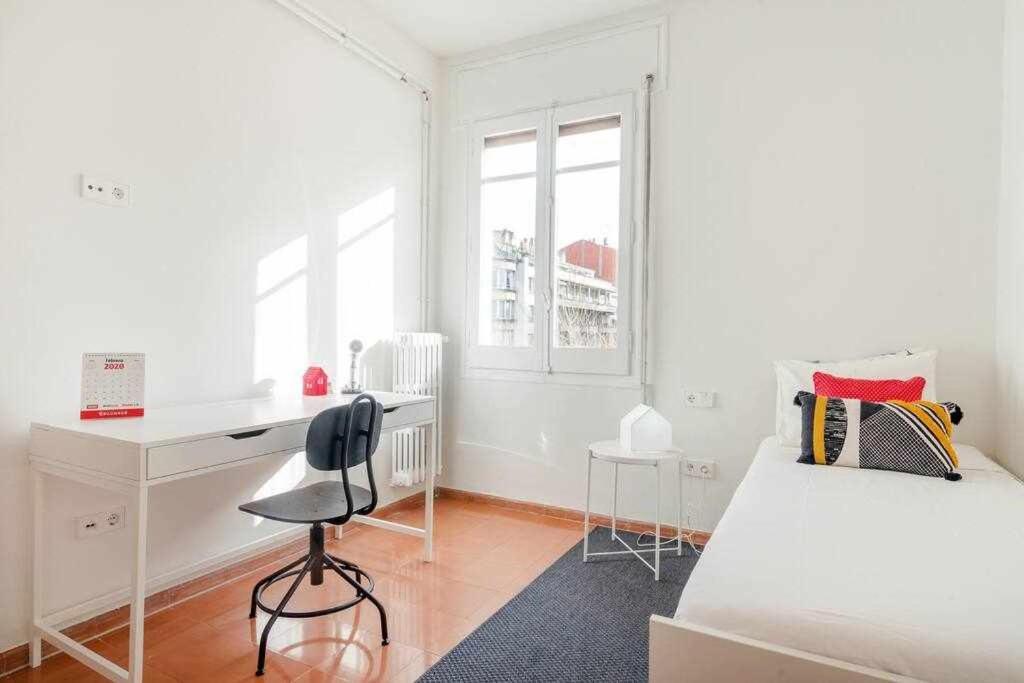 New Top Floor Apt With A Lot Of Light & Aircon Херона Екстериор снимка